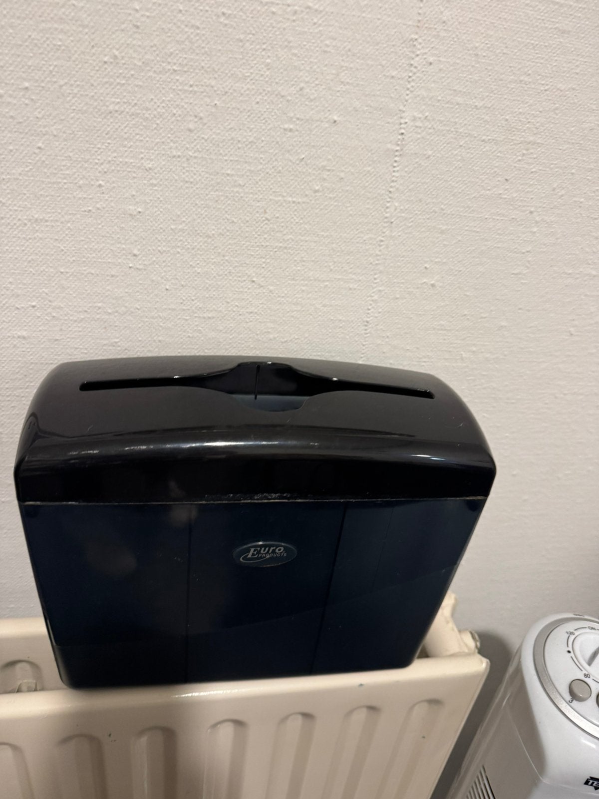 Handoekdispenser -compact tafelmodel, Ophalen, Gebruikt
