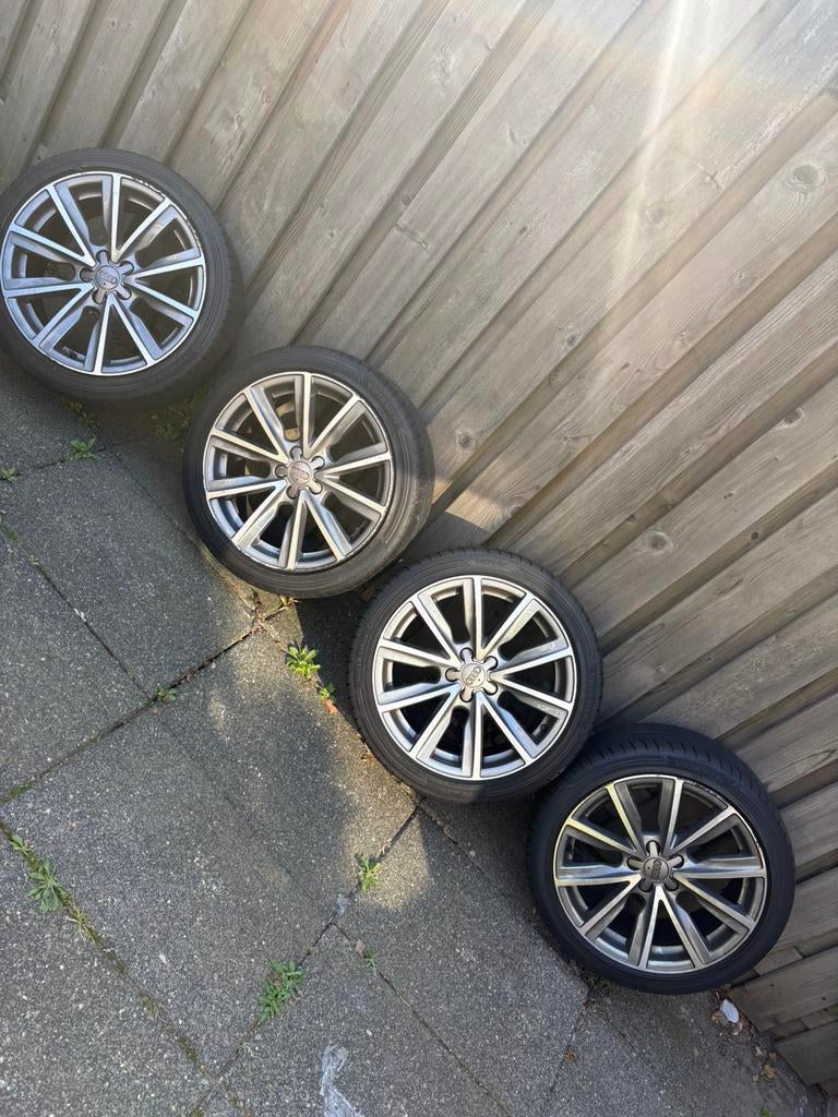 Orginele audi 17 inch velgen+vredestein zomerbanden a1 sline, Ophalen, 18 inch, Banden en Velgen, Zomerbanden