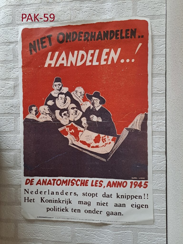 Pakket nr 59 De Oorlogskranten met 2x krant 1946 + poster, Boeken, Ophalen of Verzenden, Tweede Wereldoorlog, Zo goed als nieuw