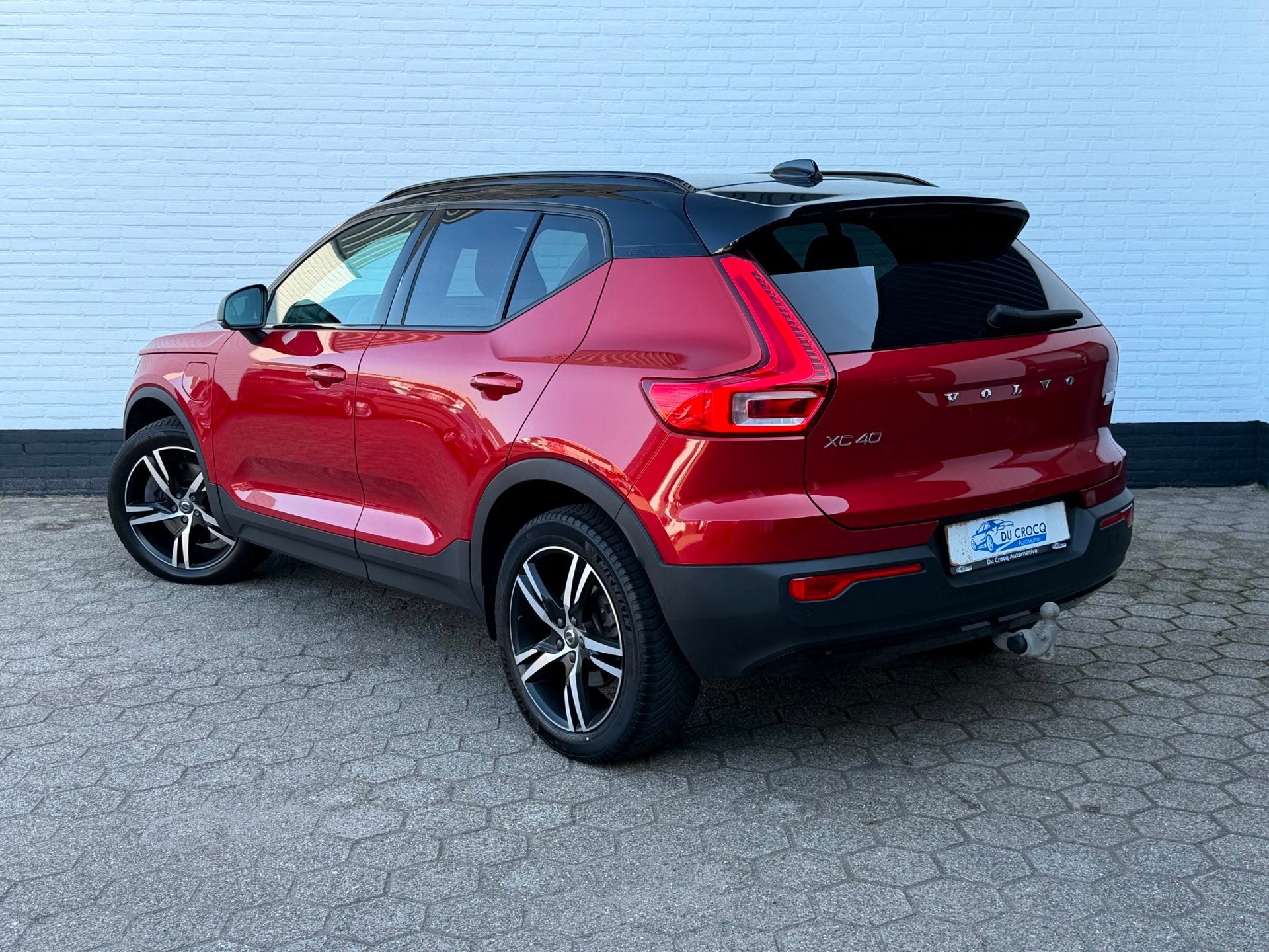 Volvo XC40 1.5 T5 Recharge R-Design TREKHAAK l ACC l CAMERA, Auto's, Volvo, Stof, Zwart, Bedrijf, Hybride Elektrisch/Benzine
