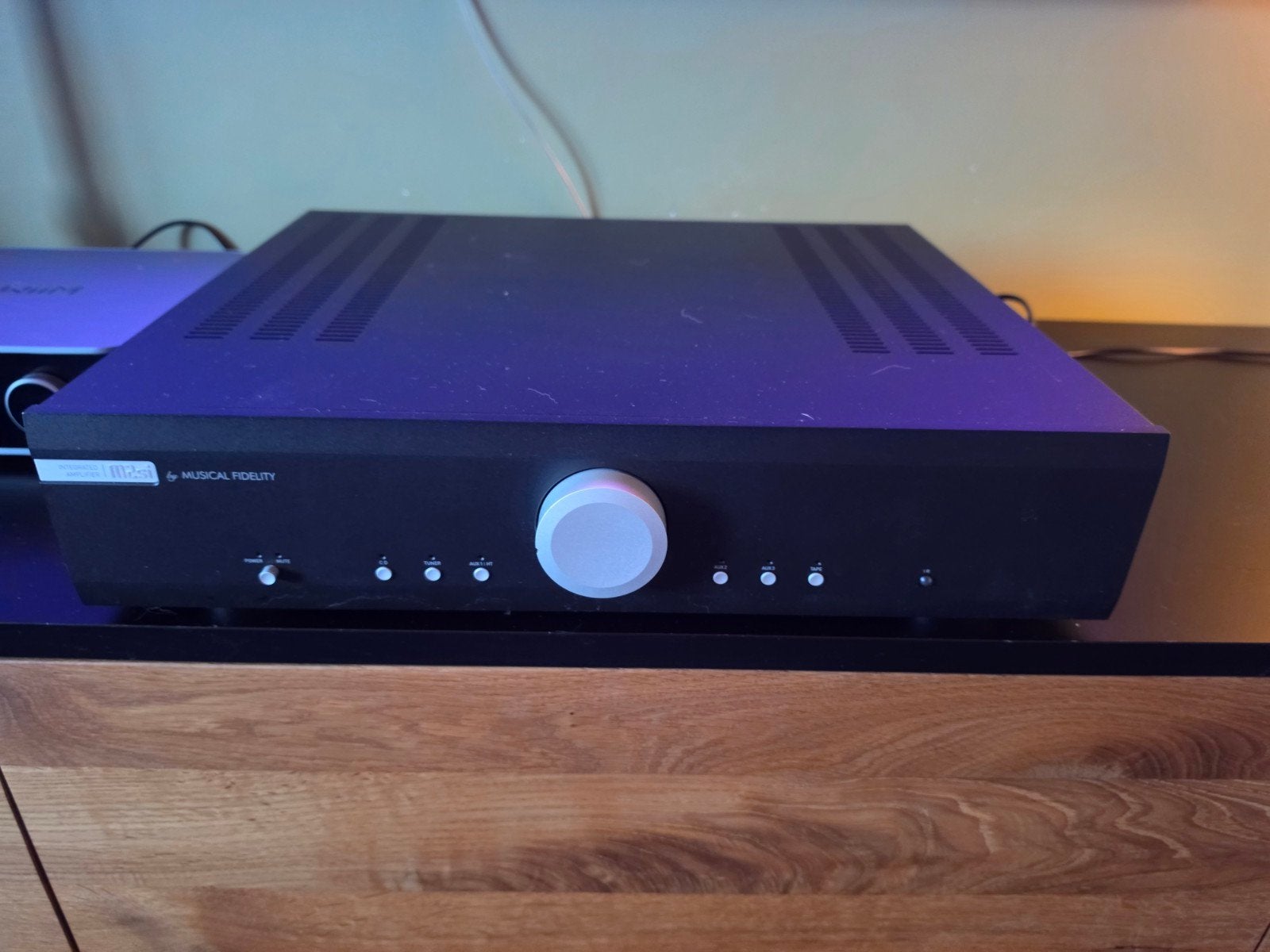 Musical Fidelity M2si Geïntegreerde Versterker, Zo goed als nieuw, 60 tot 120 watt, Stereo, Ophalen
