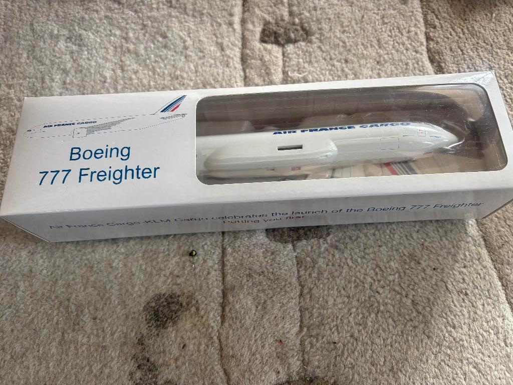 Boeing 777 Freighter KLM/Air France Cargo, launch 2008, Verzamelen, Ophalen of Verzenden, Nieuw, Schaalmodel