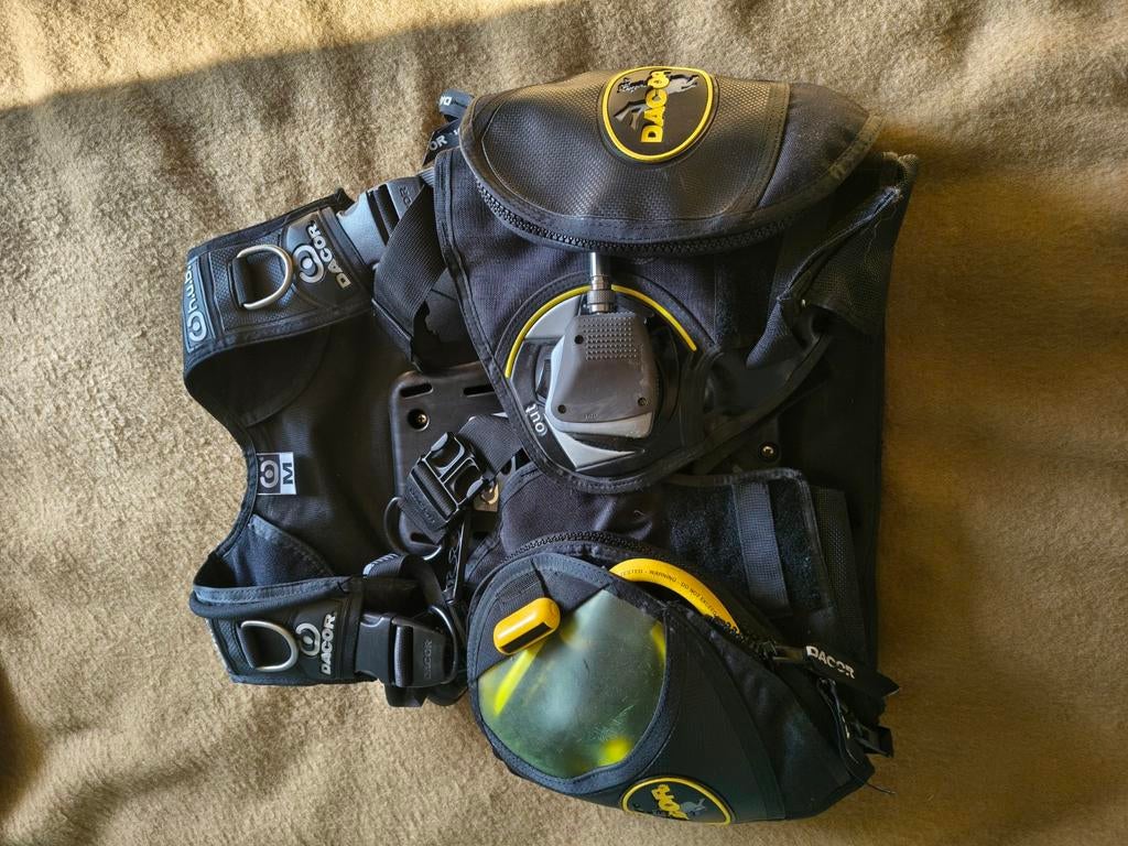 Dacor H.U.B. Trimvest met geïntegreerd lood en automaten, Watersport en Boten, Duiken, Ophalen of Verzenden, Gebruikt, Trimvest of Wing