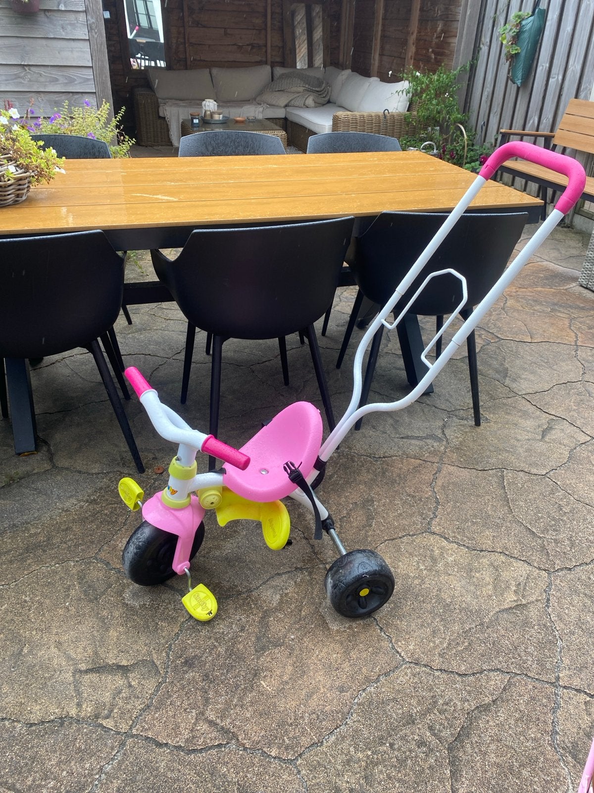Roze driewieler met duwstang voor kinderen, Ophalen, Gebruikt, Minder dan 16 inch