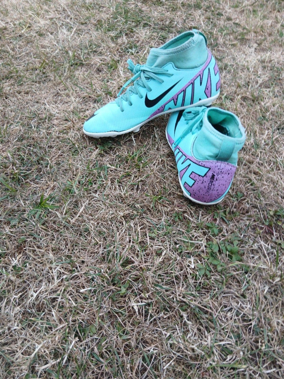 Nike voetbal schoenen maat 37,5, Maat XS of kleiner, Ophalen, Zo goed als nieuw, Schoenen
