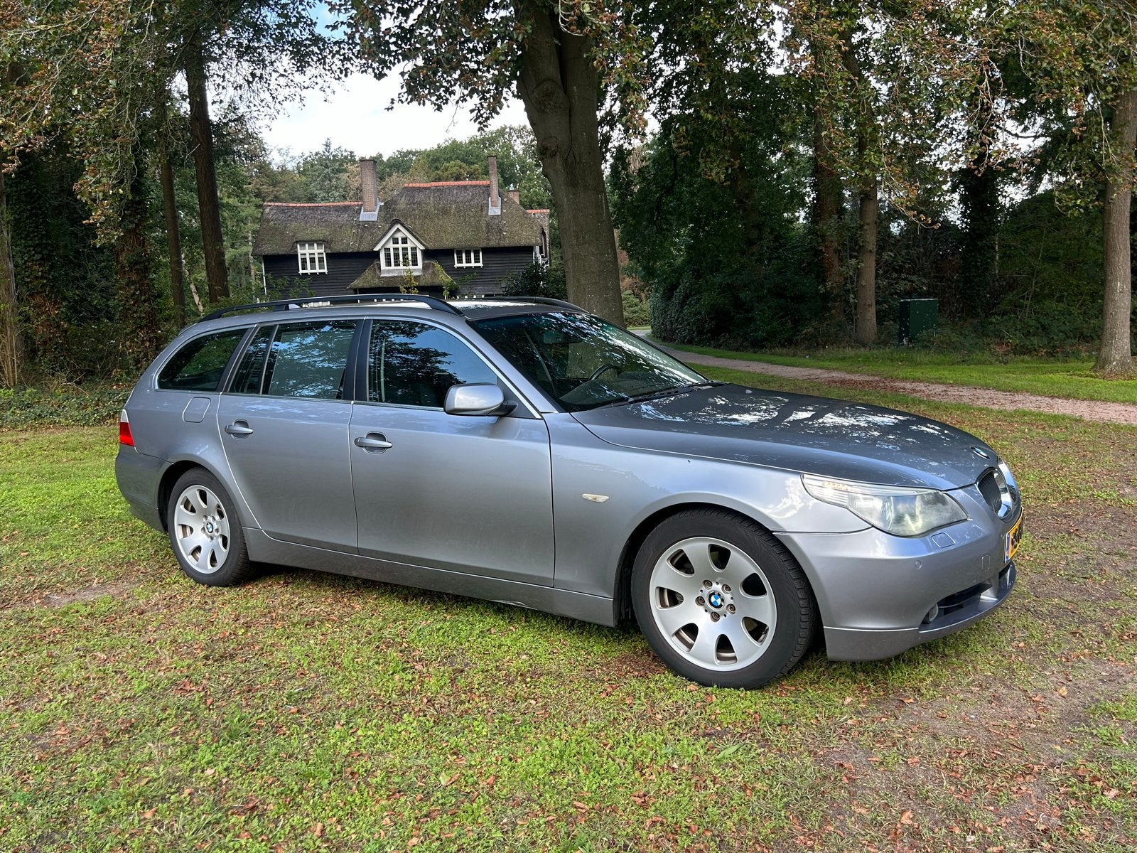 BMW 5-Serie 2.5 I 525 Touring AUT 2005 Grijs Youngtimer, Auto's, Automaat, Achterwielaandrijving, 2000 kg, Stationwagon