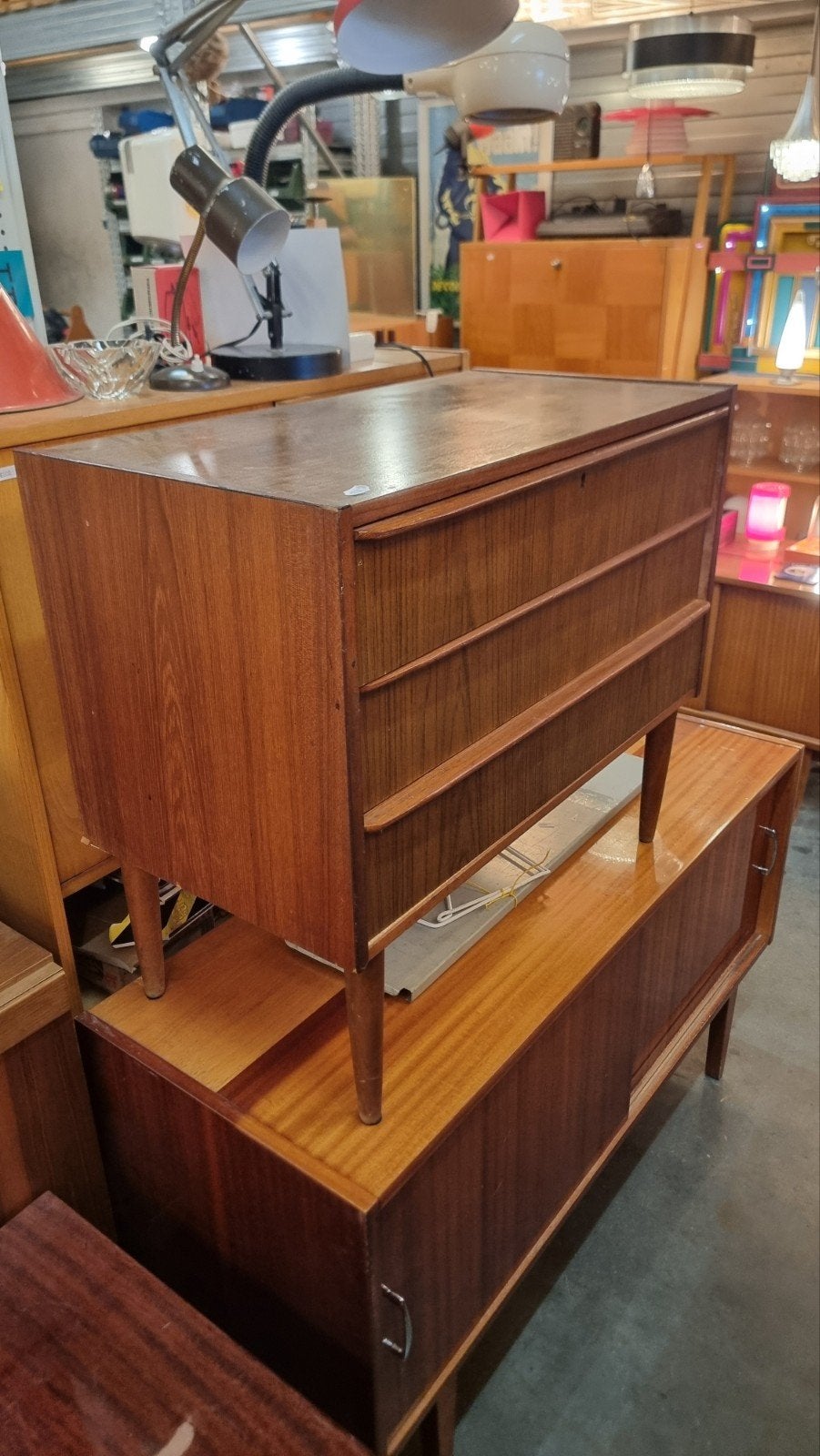 ladenkast teak mid century, ,, Ophalen of Verzenden, Zo goed als nieuw, ,