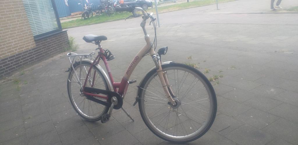 Damesfiets montego, Fietsen en Brommers, Gebruikt, Versnellingen, 56 cm of meer, Ophalen