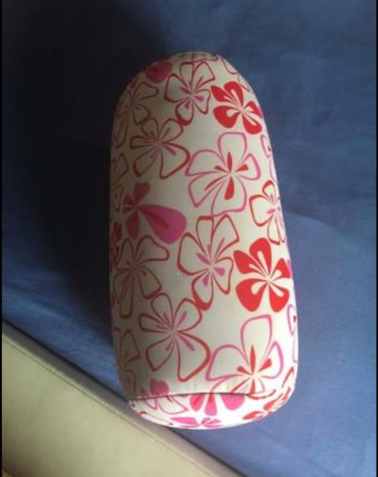 Zo goed als nieuw rolkussen met bloemenprint, Huis en Inrichting, Woonaccessoires | Kussens, Overige merken, Meerkleurig, Met print