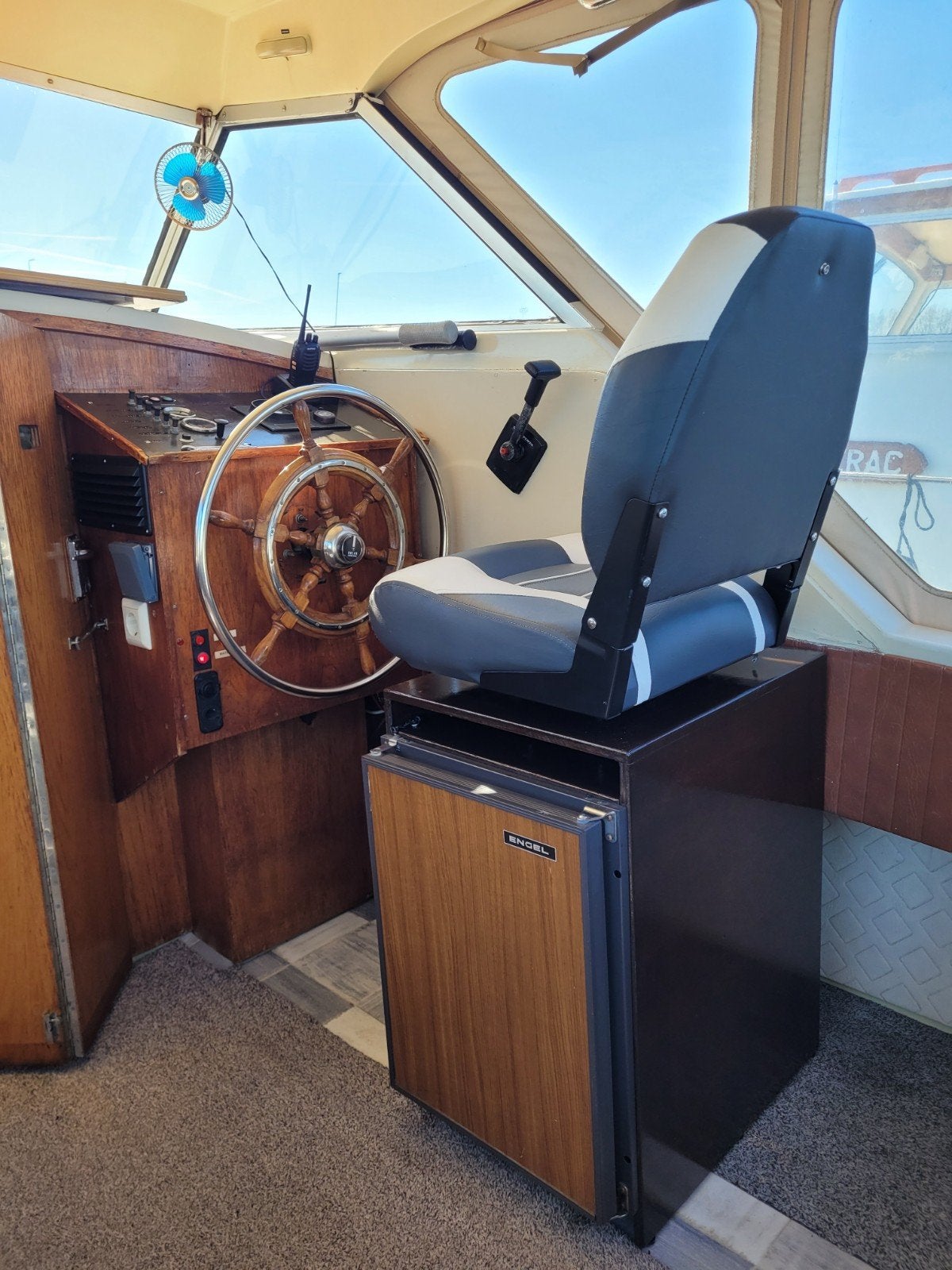 Foto 5 van marco 730 ht nieuwe kap / diesel / boegschroef off grid