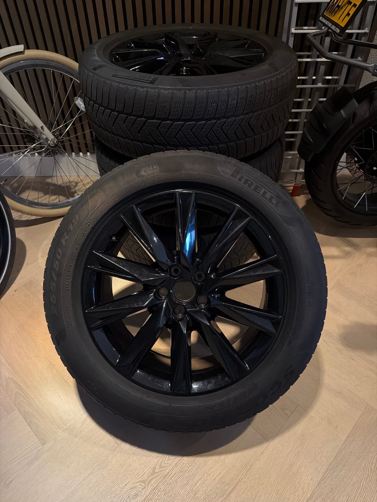 Orginele audi q4 etron wintervelgen/banden, Auto-onderdelen, 255 mm, Banden en Velgen, Winterbanden, Personenwagen