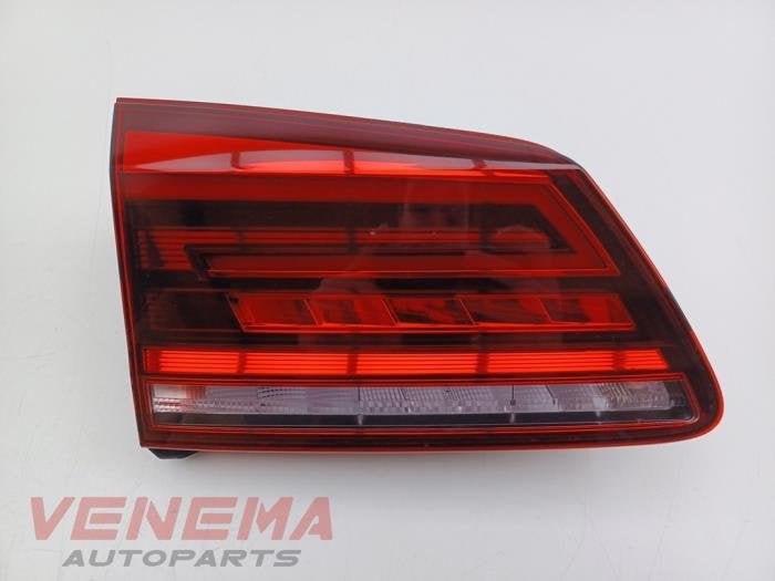 Achterlicht links van een Volkswagen Golf Sportsvan, Auto-onderdelen, Gebruikt, -, Volkswagen, -