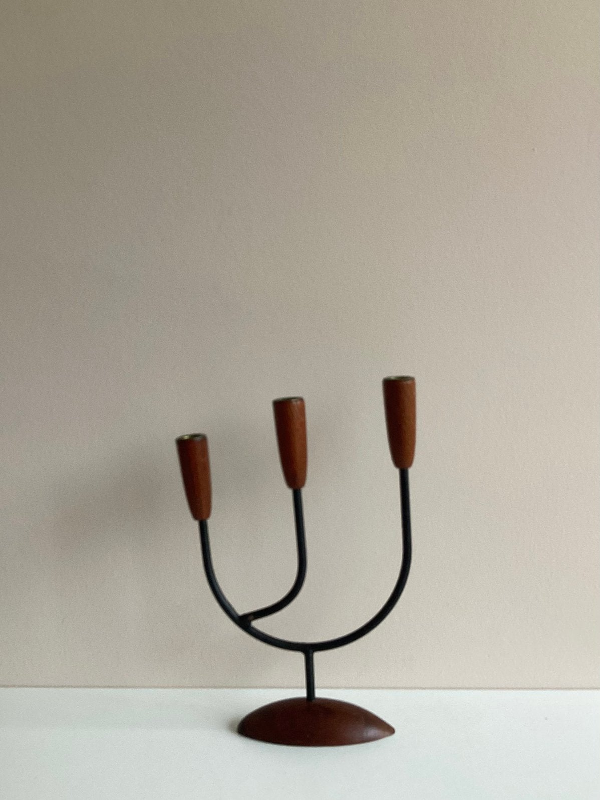 Vintage Luthje Denemarken kandelaar met drie takken teakhout, Huis en Inrichting, Woonaccessoires | Kandelaars en Kaarsen, Ophalen of Verzenden