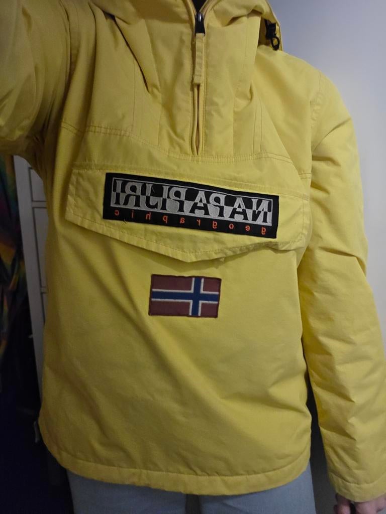 Napapijri winterjas / skijas maat S/M, Geel, Ophalen of Verzenden, Zo goed als nieuw, Napapijri