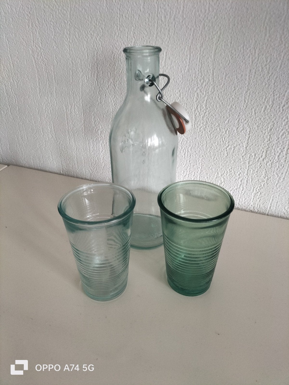 Jamie Oliver glazen fles en twee glazen, Ophalen of Verzenden
