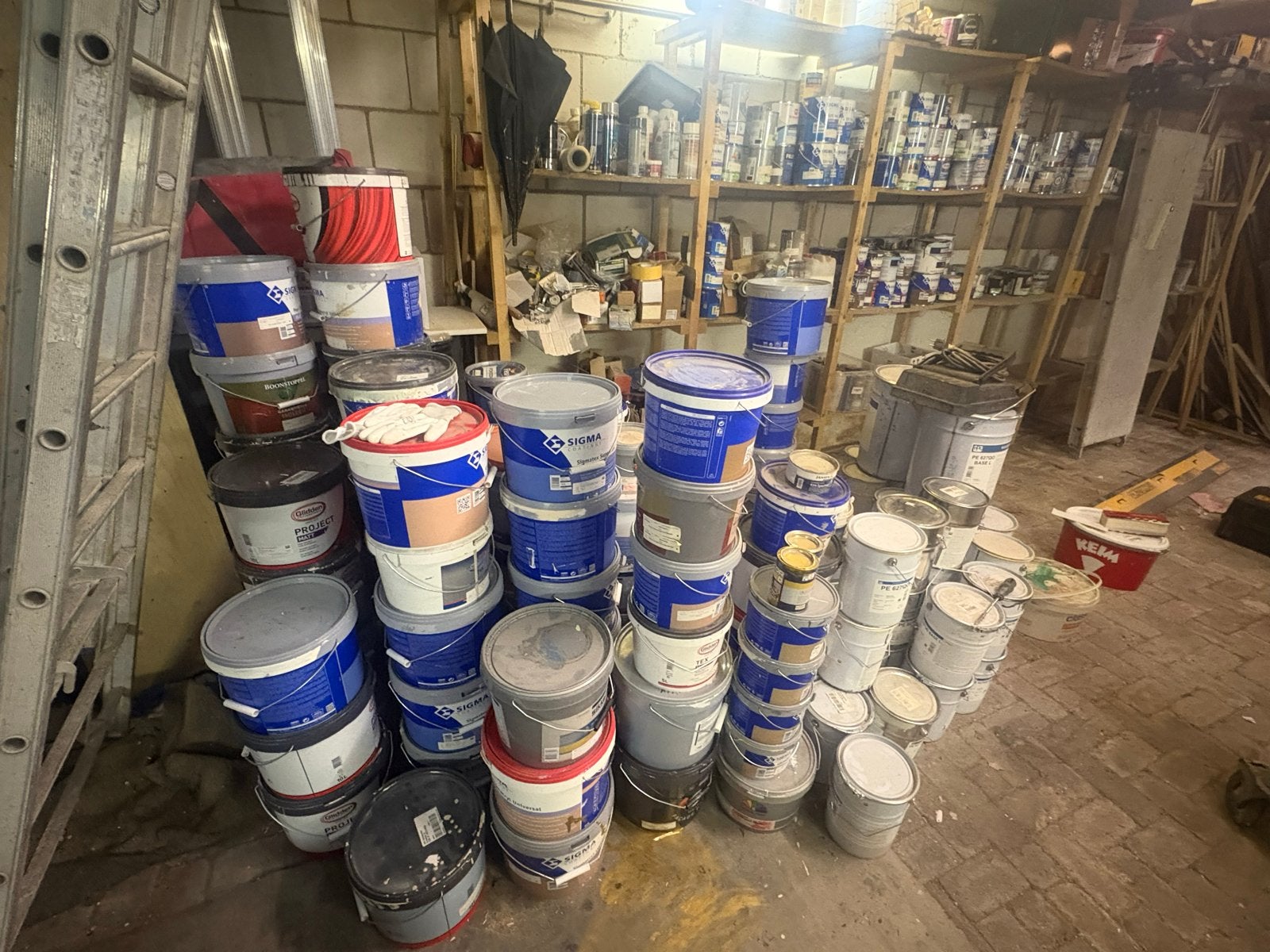 Grote partij verf en beits - Diverse merken en kleuren, Doe-het-zelf en Verbouw, Ophalen, Overige kleuren, 20 liter of meer, Verf