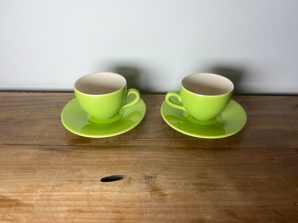 Kopjes met onderbordje blauw en groen, Keramiek, Ophalen of Verzenden, Zo goed als nieuw, Effen