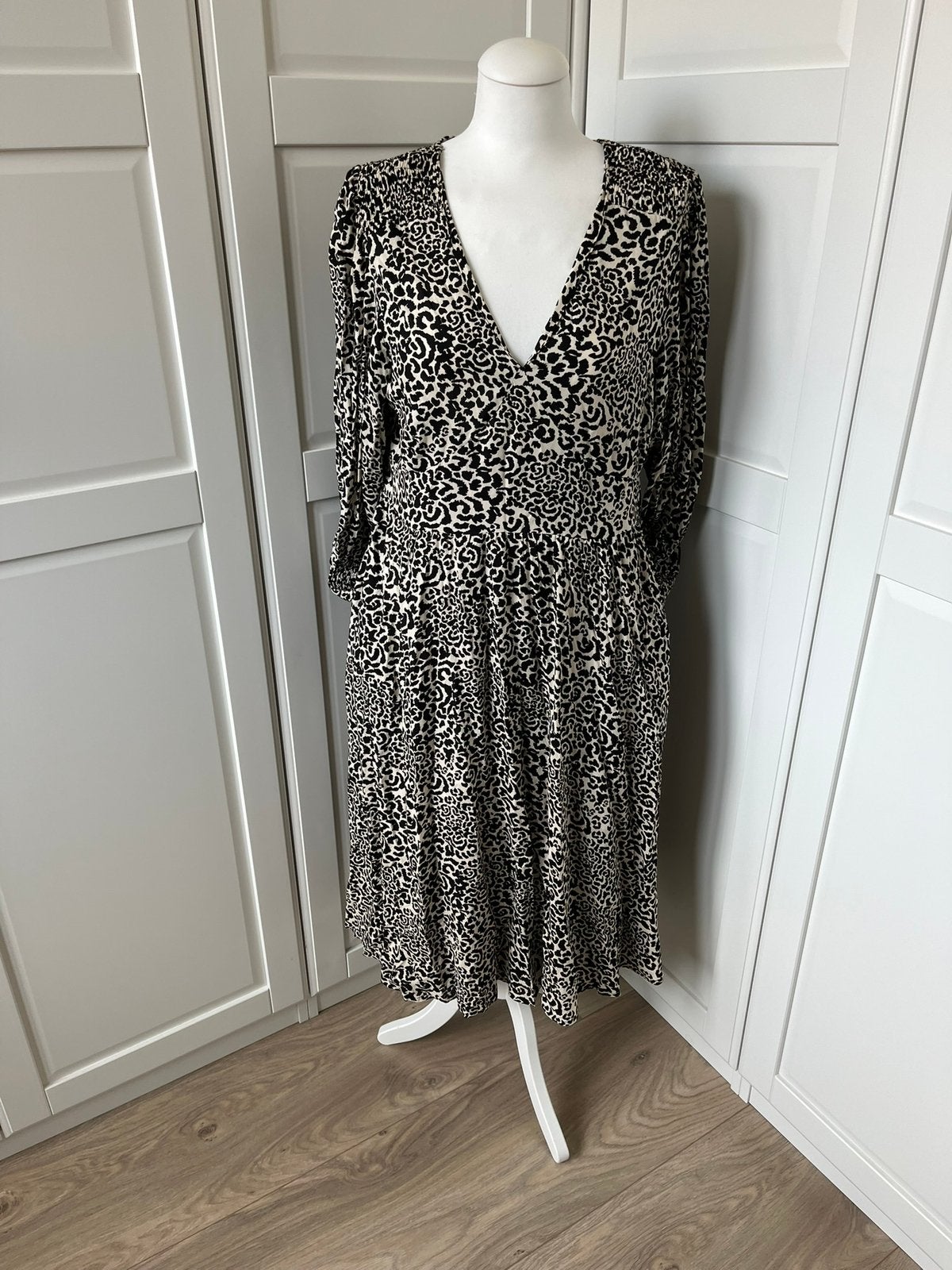 Miljuschka jurk, Kleding | Dames, Jurken, Maat 38/40 (M), Zwart, Ophalen of Verzenden, Zo goed als nieuw