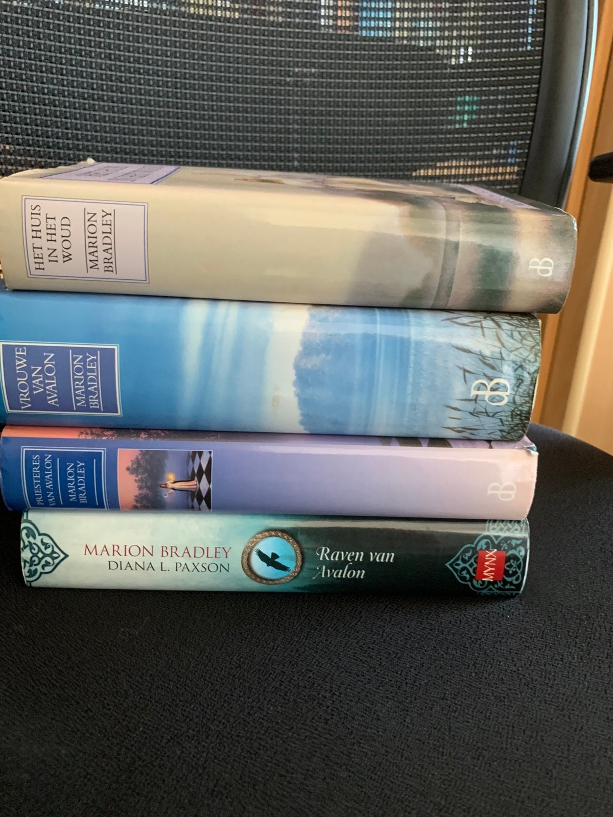 Losse delen Avalon serie Marion Bradley, Gelezen, Marion Bradley, Ophalen of Verzenden, Nederland