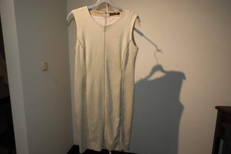 Marccain beige jurk aparte stof suede look rits rug N4/40, Maat 38/40 (M), Verzenden, Beige, Zo goed als nieuw