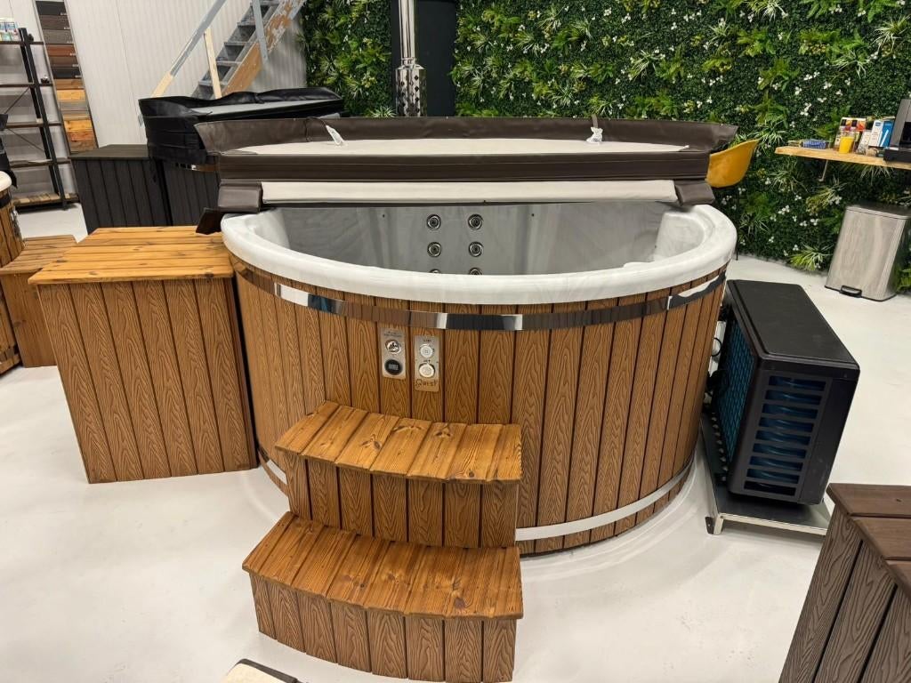 Elektrische Hottub Q-tub XL | Hot tub met Warmtepomp | Qrest, Ophalen of Verzenden, Nieuw, Filter, Vast