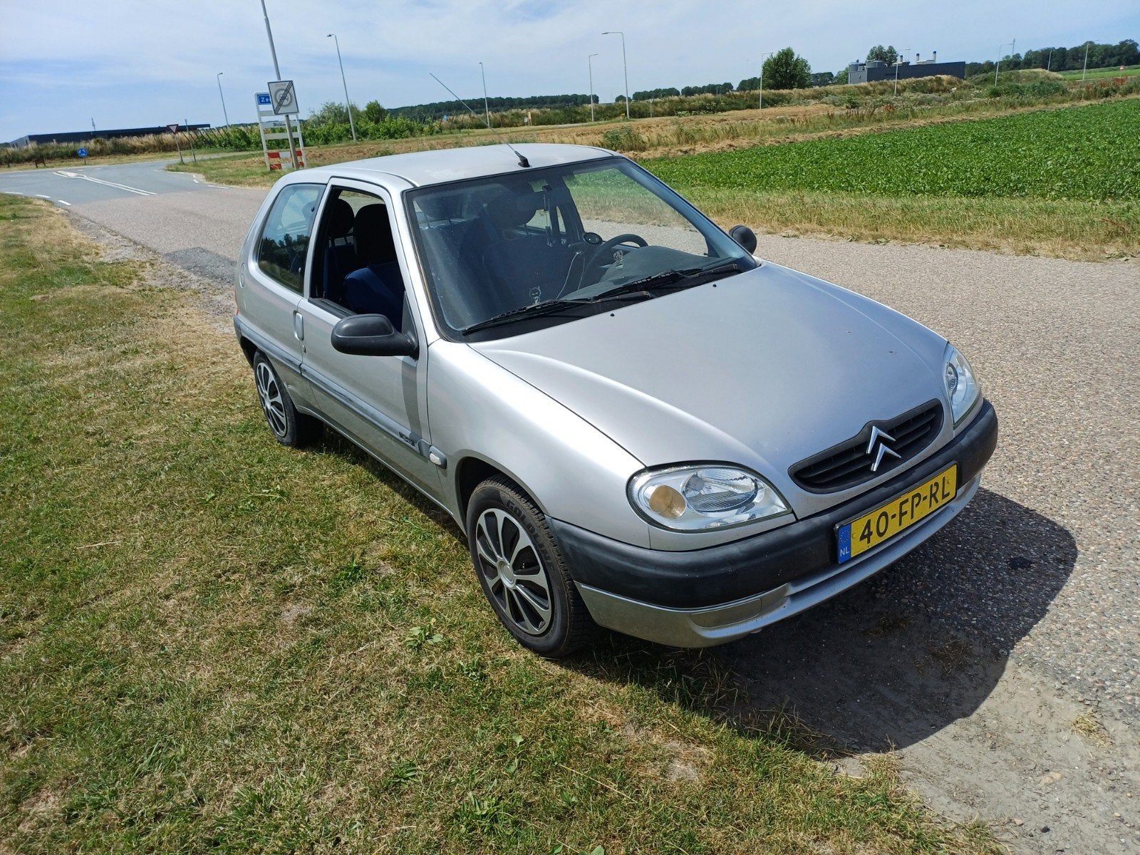 Citroën Saxo 1.1 I 2000 Grijs, Auto's, Citroën, 600 kg, 4 cilinders, Saxo, Origineel Nederlands
