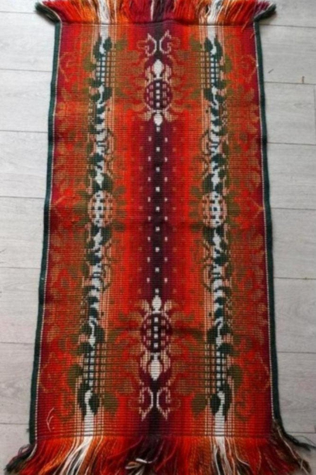 Wollen vloerkleed handmade, Huis en Inrichting, Stoffering | Tapijten en Kleden, Ophalen of Verzenden