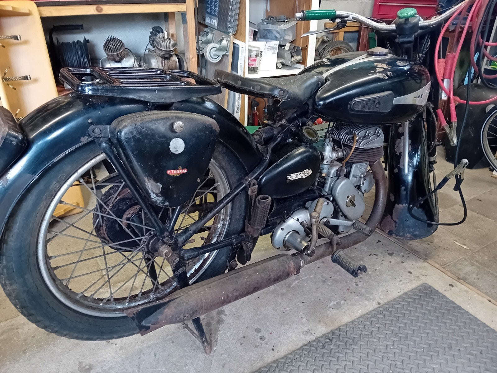 Gezocht luchtfilter carburateur  voor Magnat Debon 350 cc, Ophalen of Verzenden