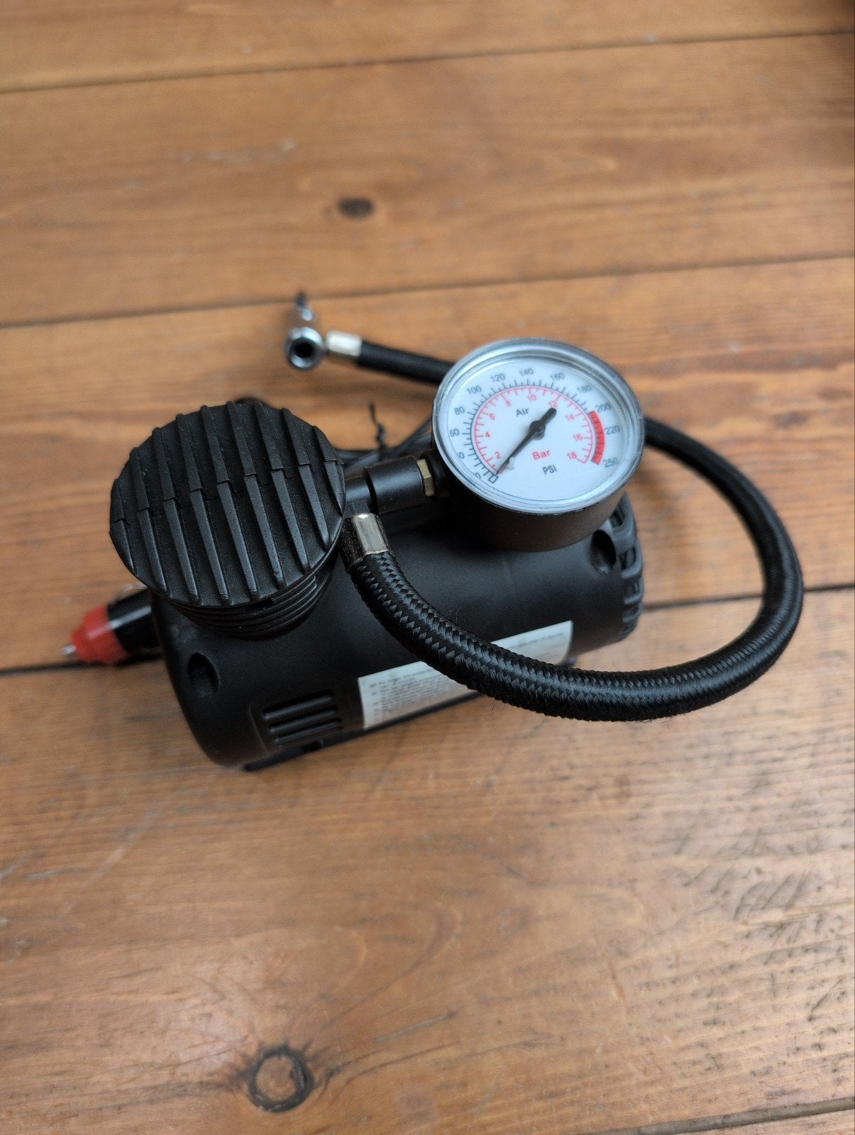 Dunlop 12V Luchtcompressor met Manometer, Ophalen of Verzenden, Zo goed als nieuw