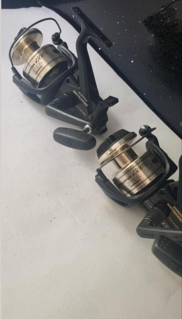 2x shimano 4500B Baitrunner molens., Ophalen of Verzenden, Zo goed als nieuw, Molen