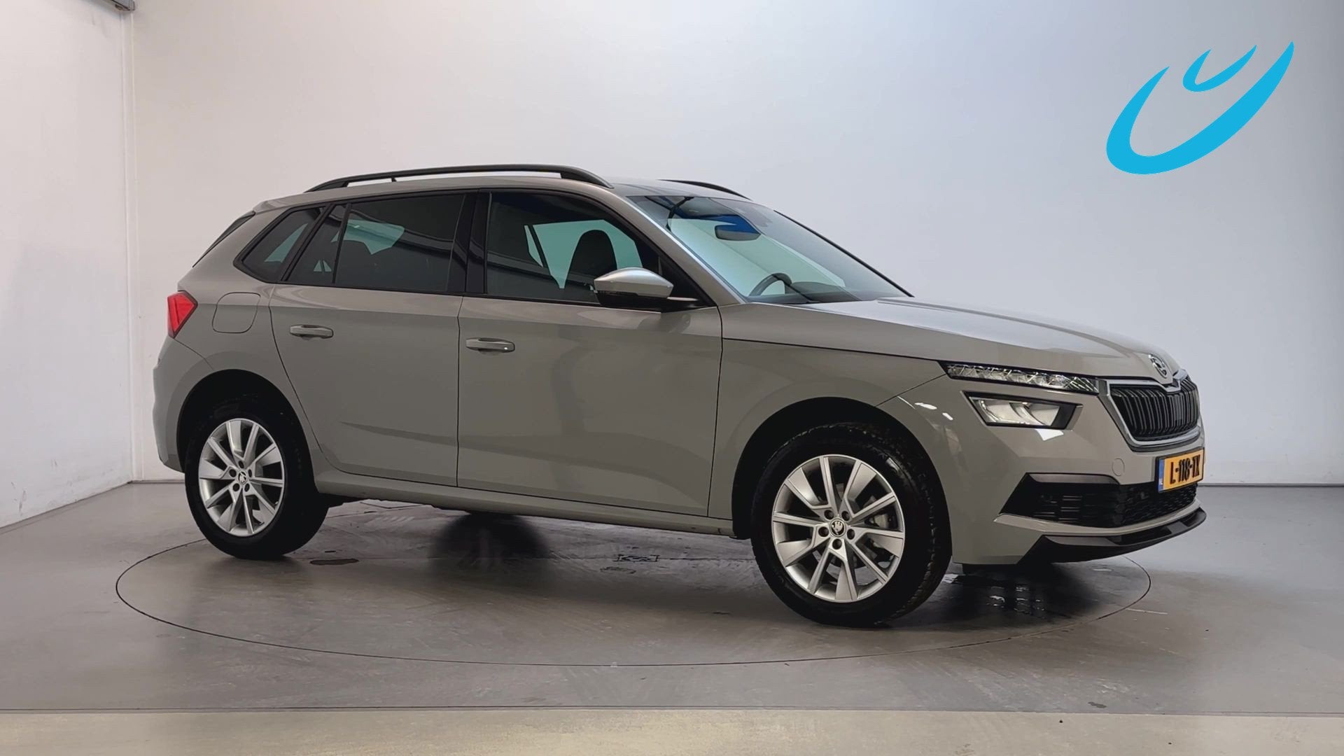 Skoda Kamiq 1.0 TSI 110pk DSG Sport Business Camera Stoelver, Stof, Gebruikt, Met garantie (alle), Automatische klimaatregeling