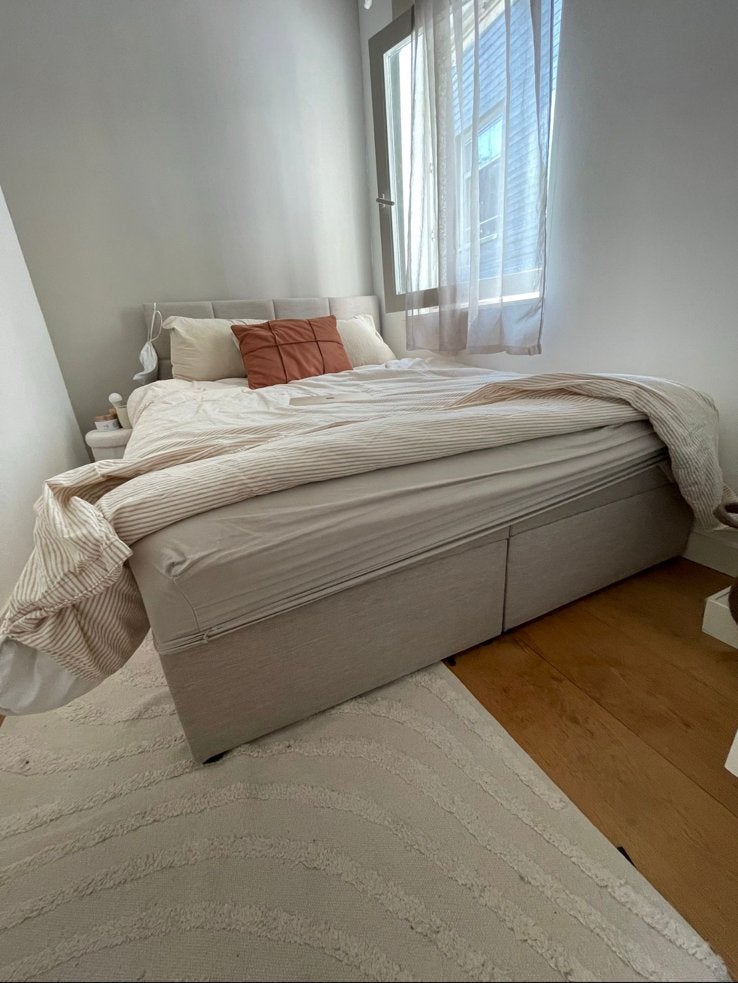 Tweepersoons boxspring met opbergruimte -Originele pijs €750, Huis en Inrichting, Ophalen, Beige, Tweepersoons, 140 cm
