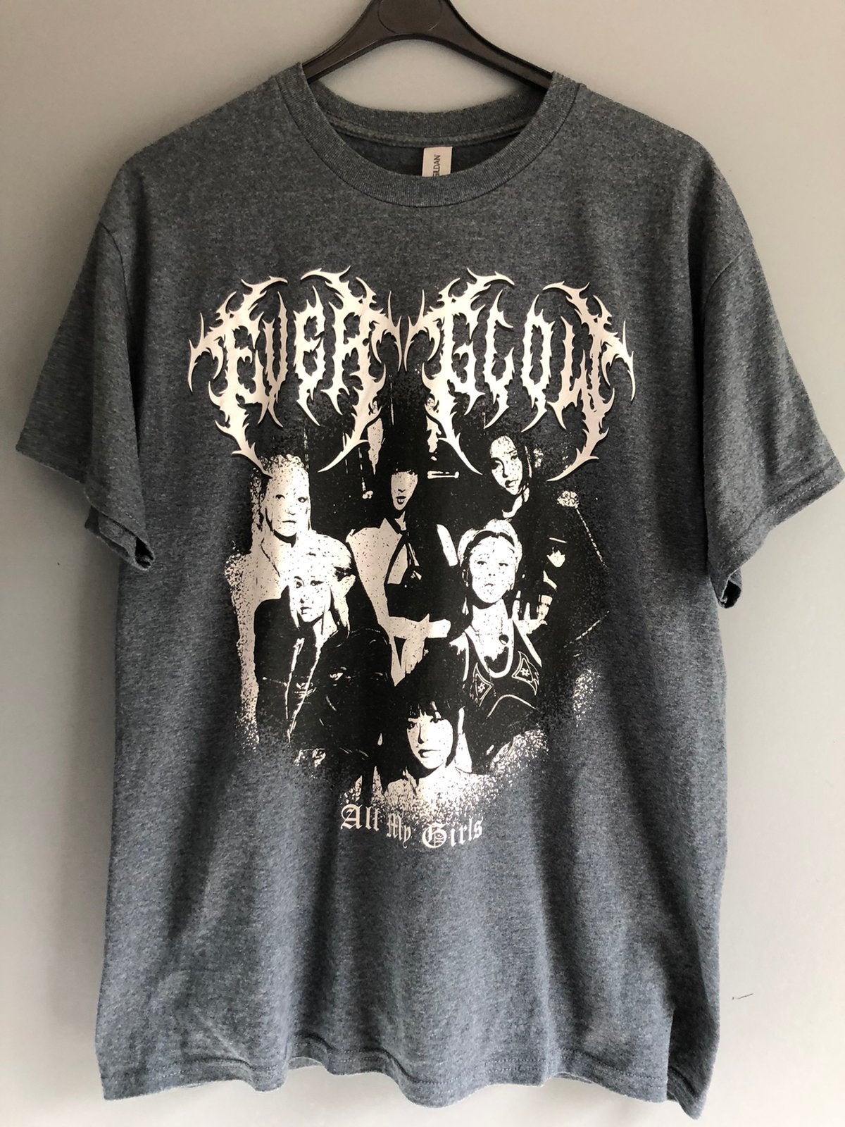 Everglow K-pop t shirt grijs L/xL all my girls 2023, Verzamelen, Muziek, Artiesten en Beroemdheden, Ophalen, Zo goed als nieuw