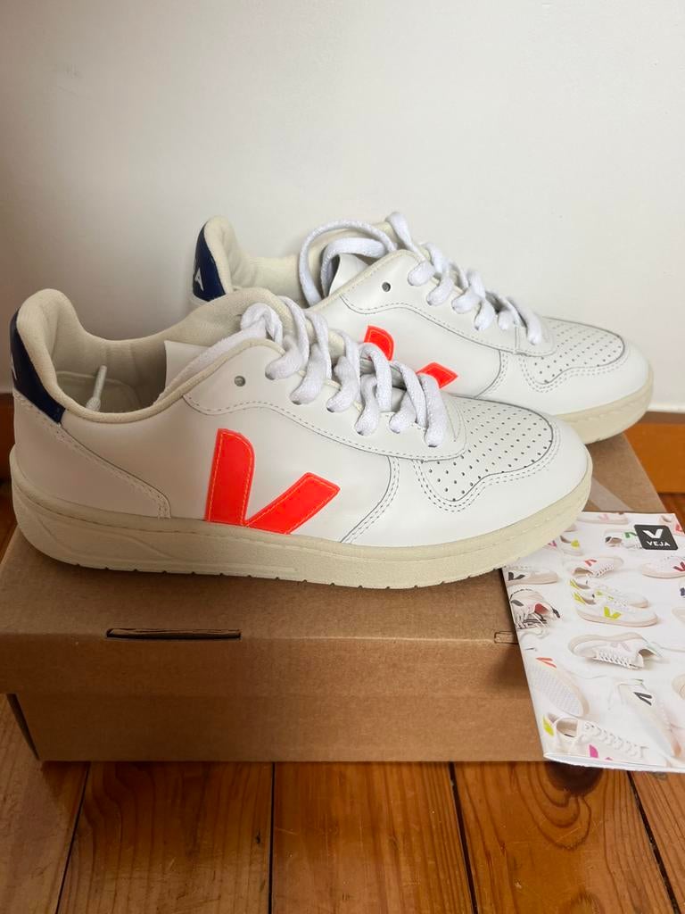 Veja schoenen, Ophalen of Verzenden, Zo goed als nieuw, Sneakers of Gympen
