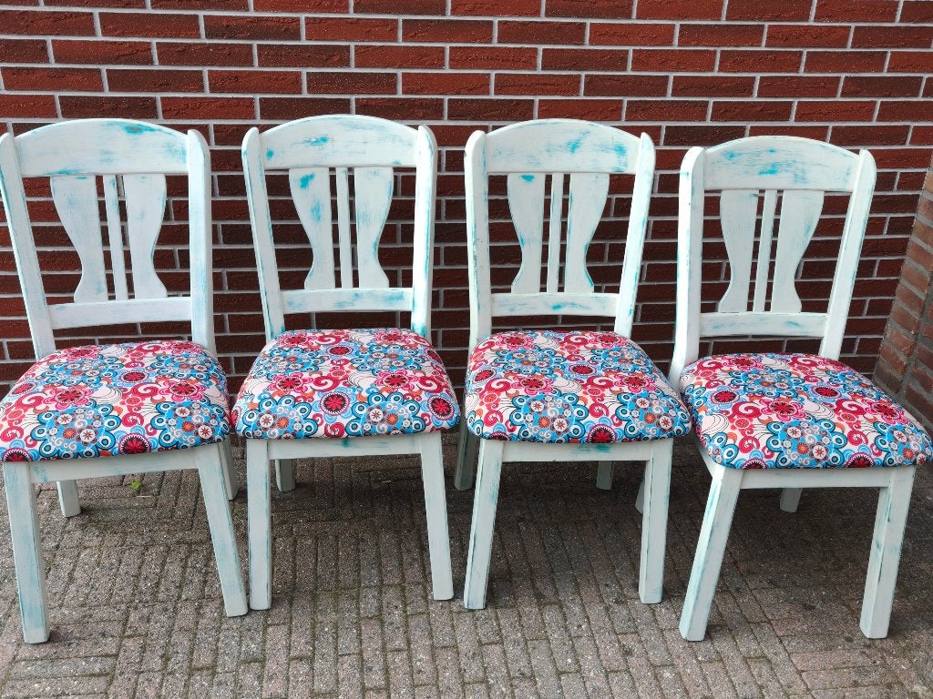 4 stoelen, nieuwe bekleding, Ophalen, Gebruikt, Wit, Vier