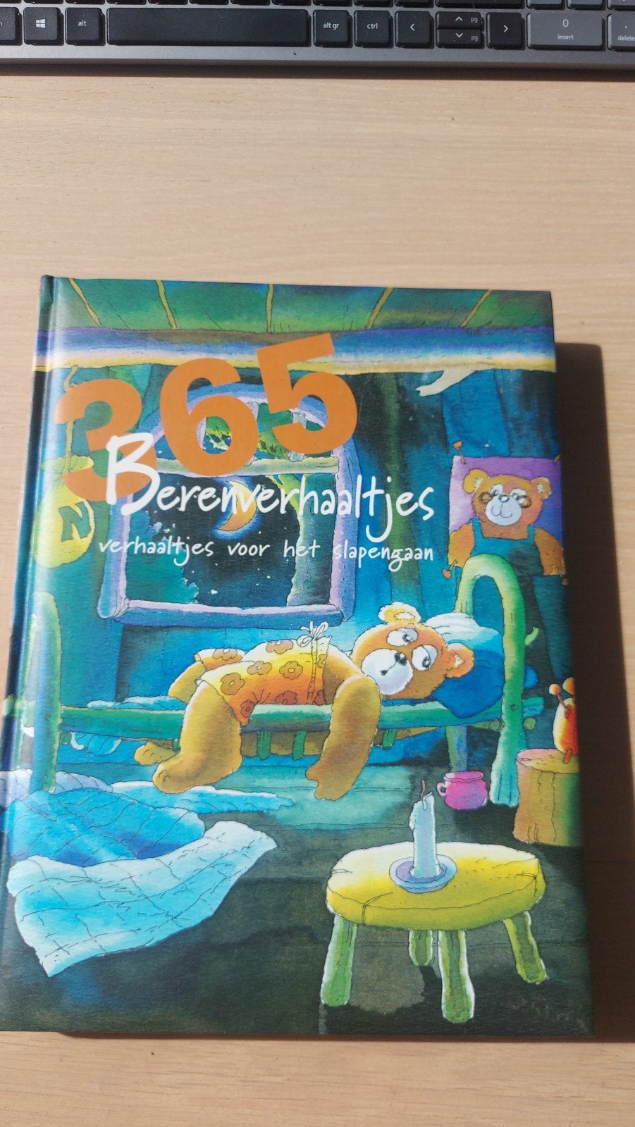 365 Berenverhaaltjes: Verhaaltjes voor het slapengaan, Ophalen of Verzenden, Zo goed als nieuw, Onbekend, 3 tot 4 jaar