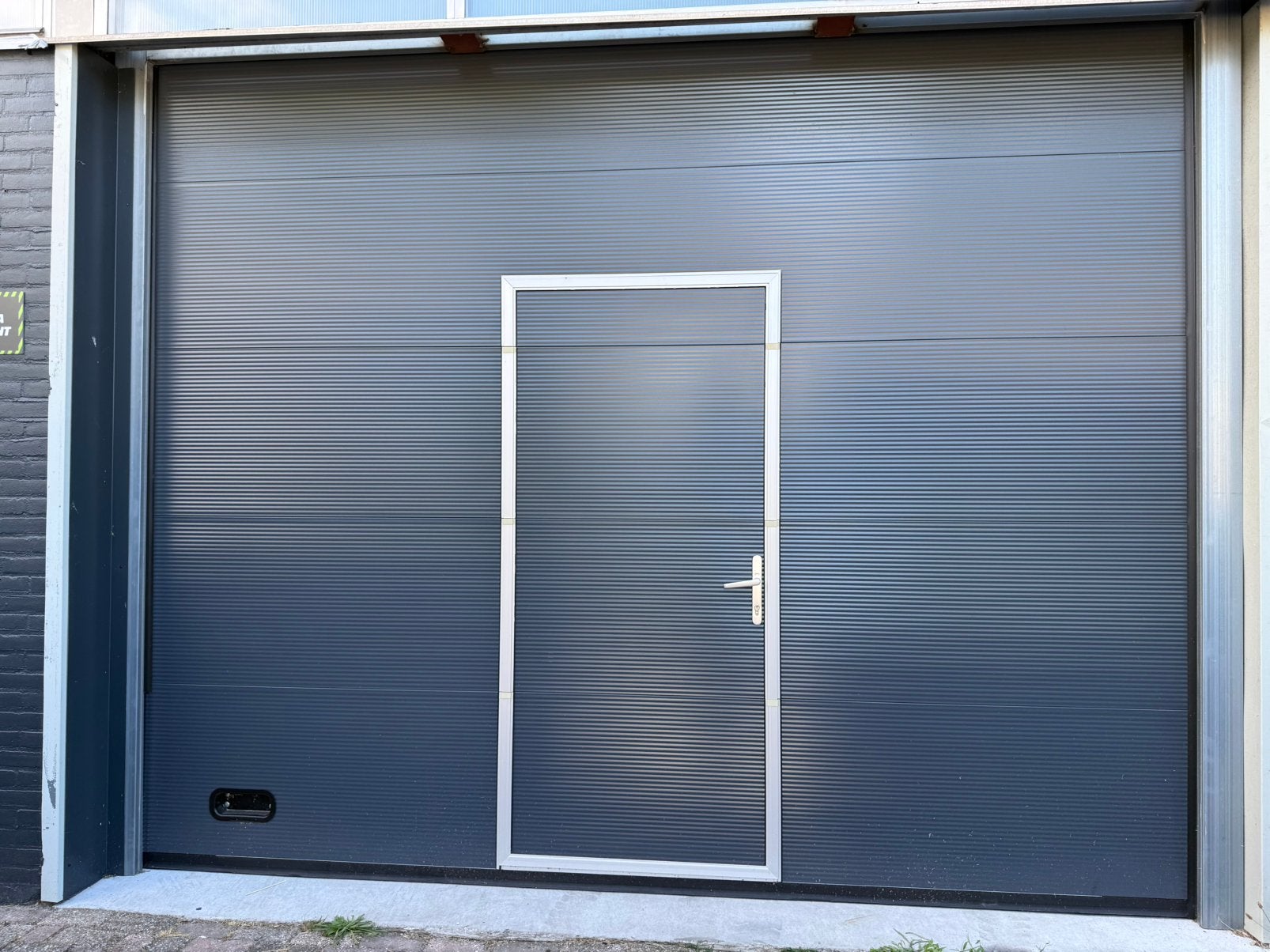 Grijze garagedeur 4 stuks, zelf demonteren, Ophalen, Overige materialen, Gebruikt, 225 cm of meer