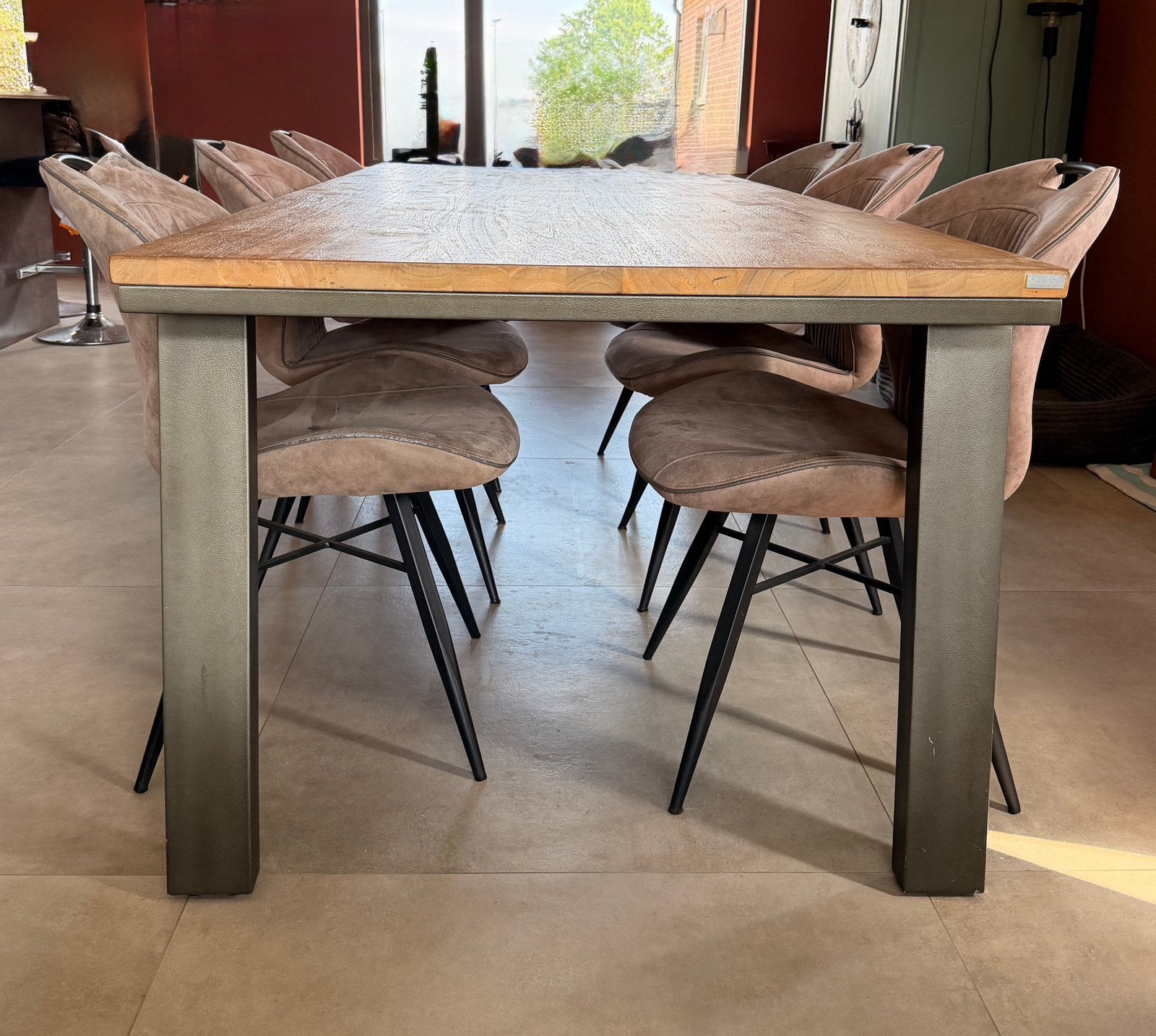 Houten eettafel 220x100 cm, stalen poten, Ophalen, 200 cm of meer, 50 tot 100 cm, Zo goed als nieuw