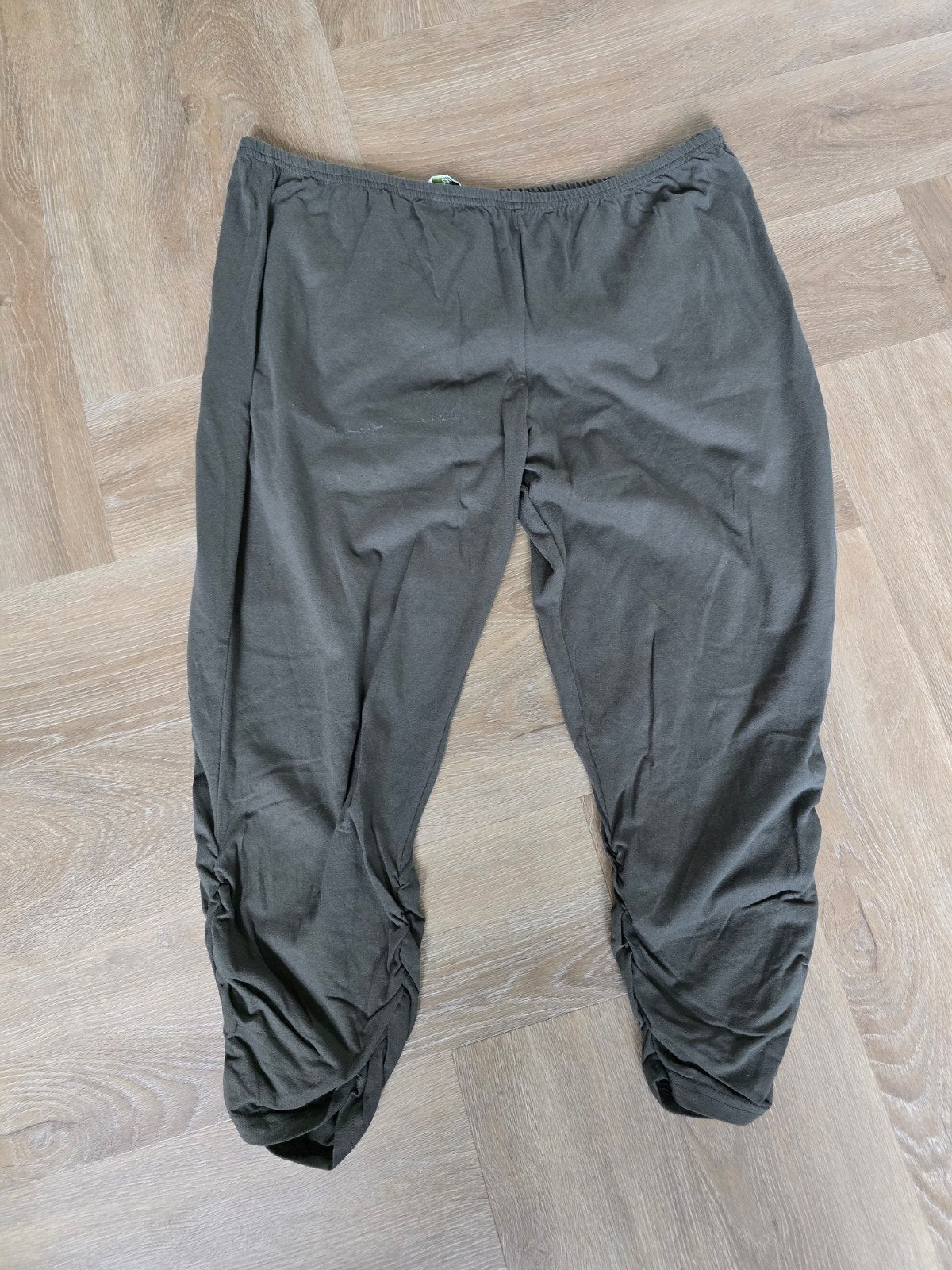 Groene legging Miss Etam maat 52/54, Ophalen, Zo goed als nieuw, Groen, Broek of Spijkerbroek