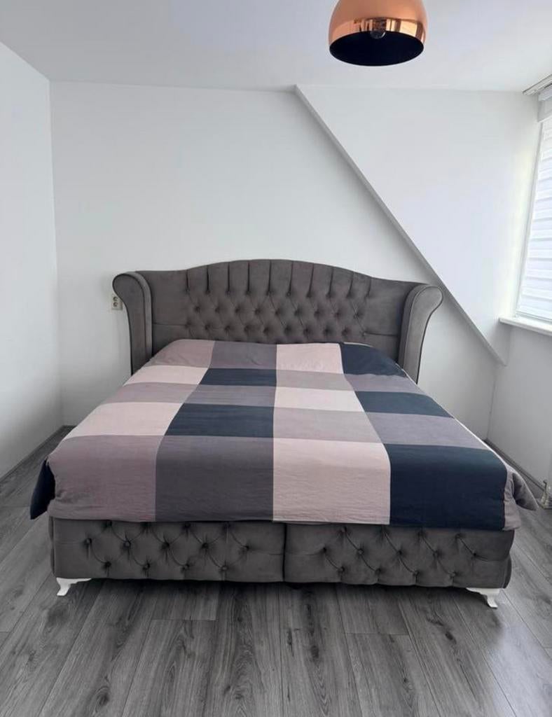 Boxspring grijs, Huis en Inrichting, Slaapkamer | Boxsprings, Ophalen, Tweepersoons, Zo goed als nieuw, 180 cm
