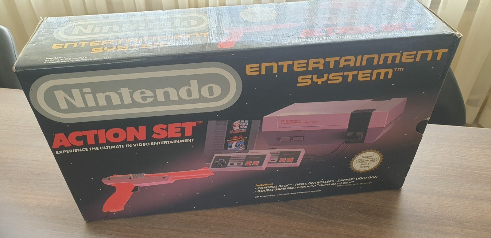 Nintendo nes action set cib, Ophalen of Verzenden, Zo goed als nieuw, Met 2 controllers
