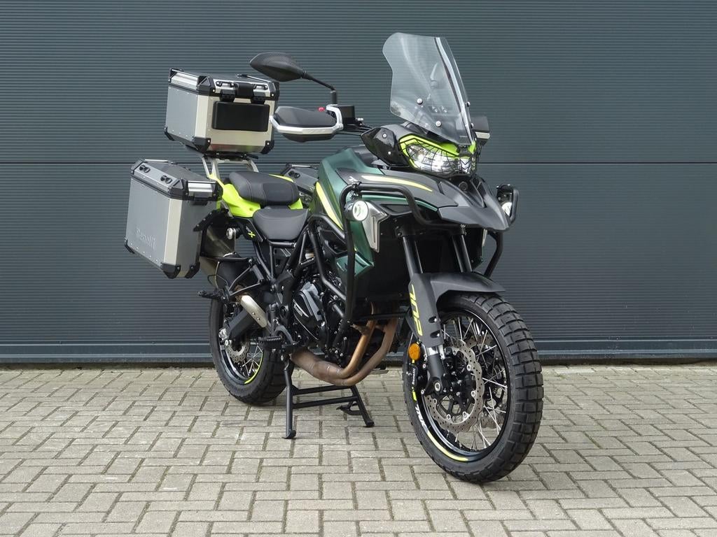 BENELLI TRK 702 X 2024 Kofferset Verstralers Forest Green, 2 cilinders, Motorrijbewijs A, Bedrijf, Onbekend