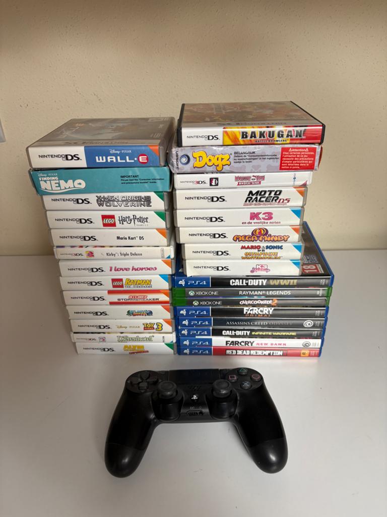 Grote collectie Nintendo DS, PS4 en Xbox One games + control, Gebruikt, Overige genres, Eén computer, Ophalen of Verzenden
