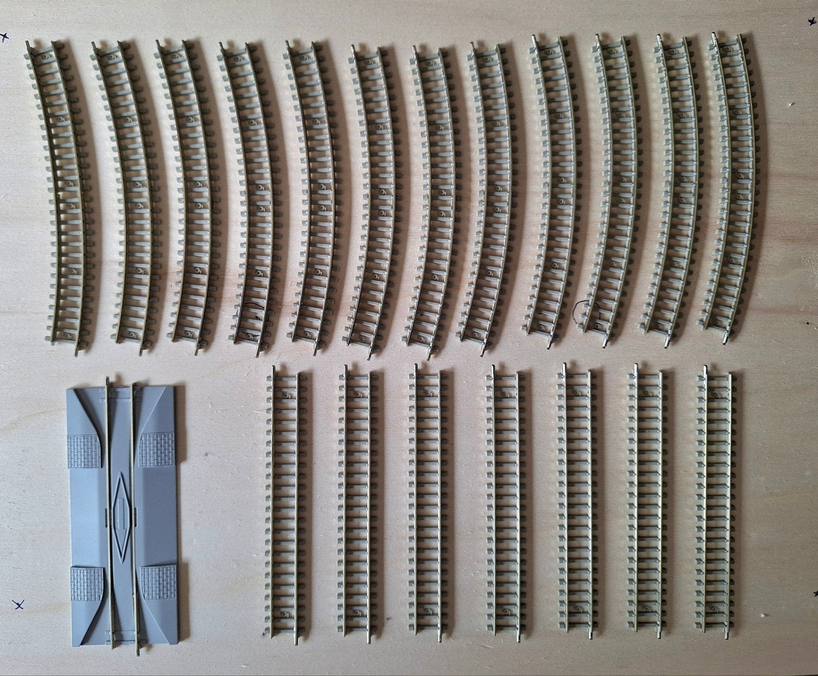 Minitrix railovaal (betonnen biels), Hobby en Vrije tijd, Gelijkstroom, Trix, Nieuw, Rails