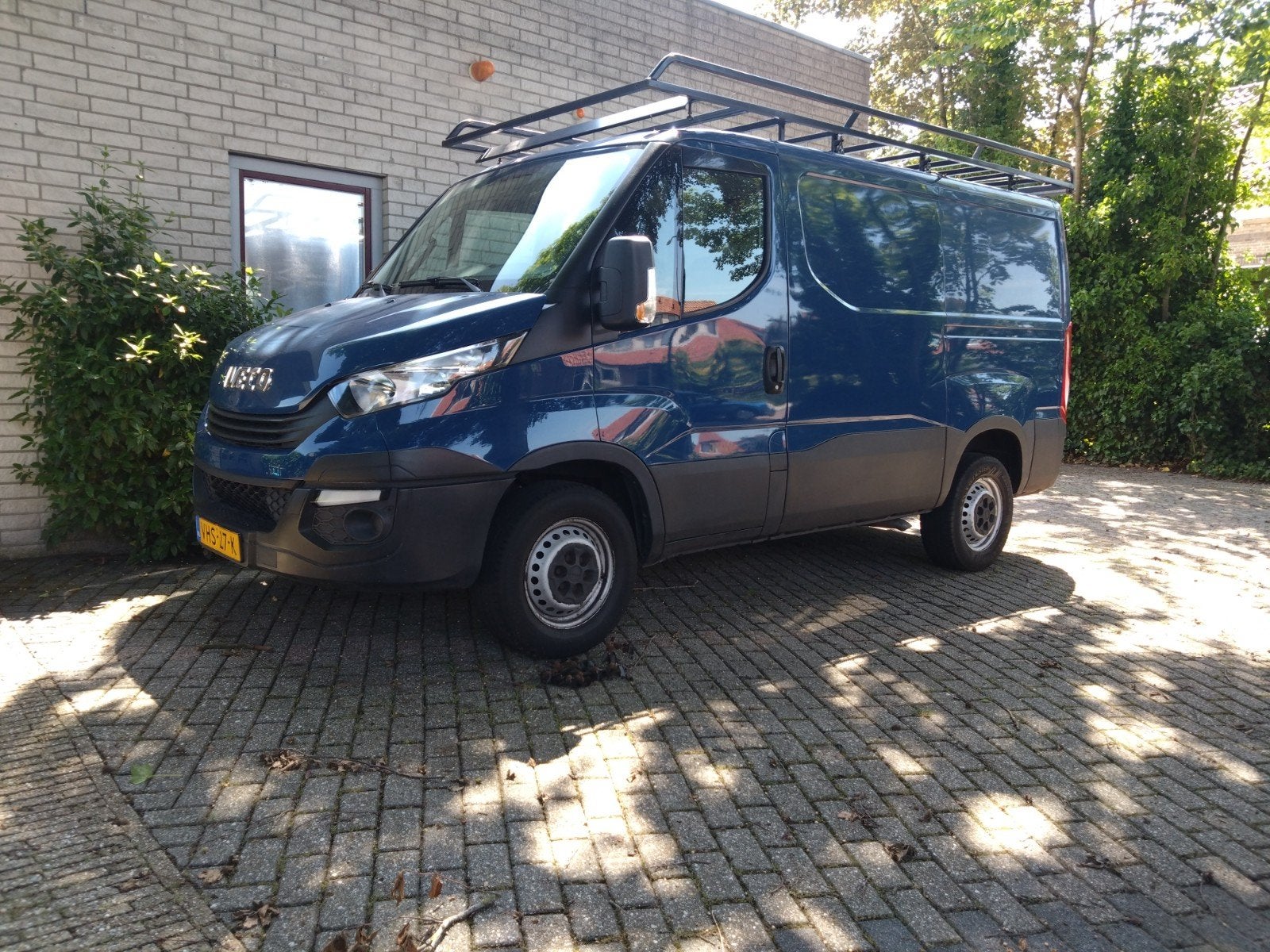 Iveco Daily 35S12 2.3D 120pk 2017 Blauw, Auto's, 13 km/l, Achterwielaandrijving, Zwart, Iveco