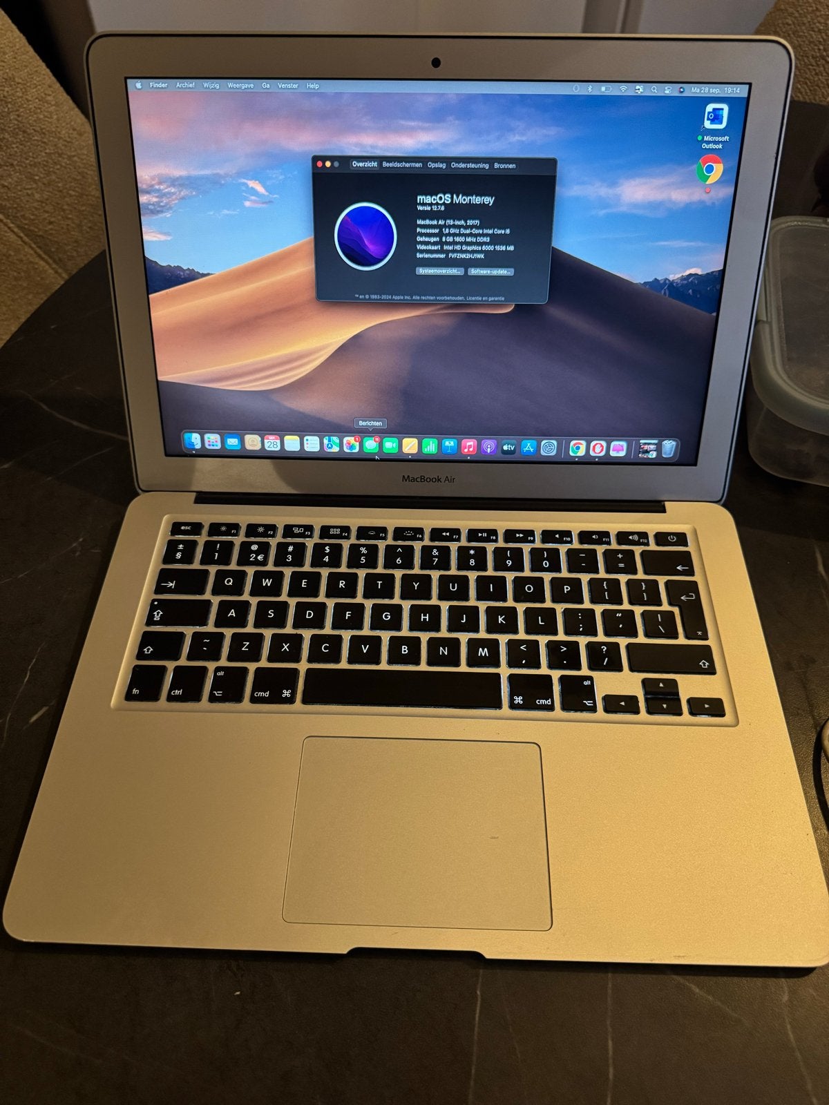 Foto 3 van MacBook Air 2017 - 13 inch, 8GB RAM, 128GB SSD