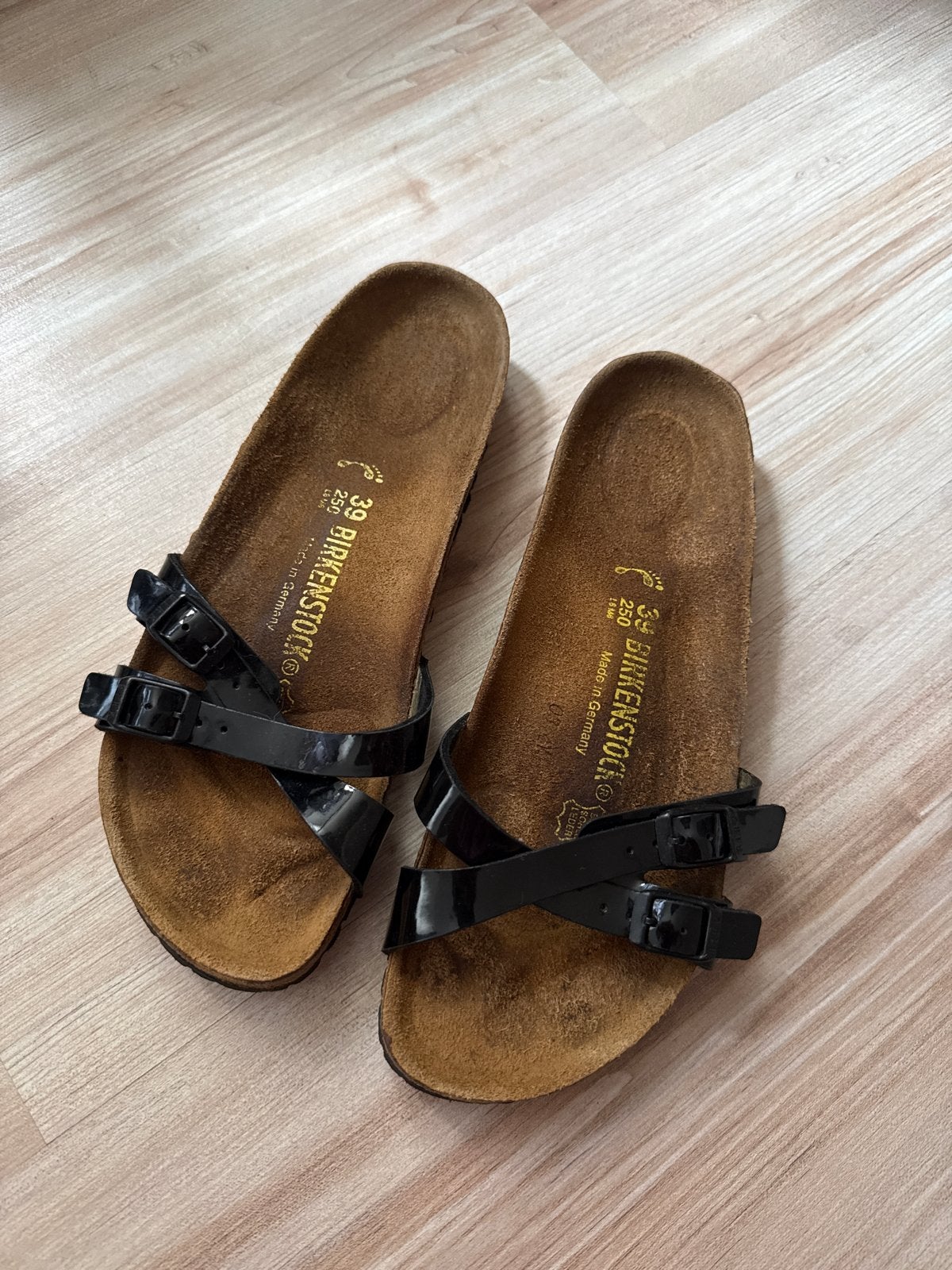 Birkenstock slippers maat 39 - Zwart lak, Ophalen of Verzenden, Gedragen, Zwart, Slippers