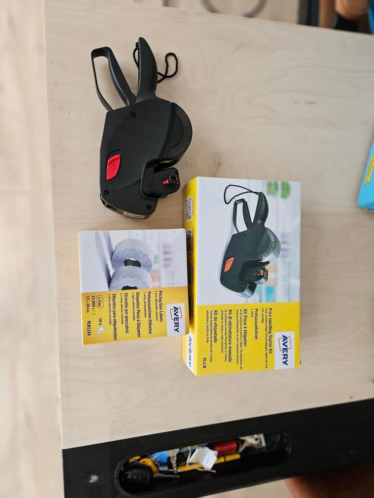 Avery PL1/8 Prijs- en Etiketteertang met Labels, Ophalen of Verzenden, Gebruikt