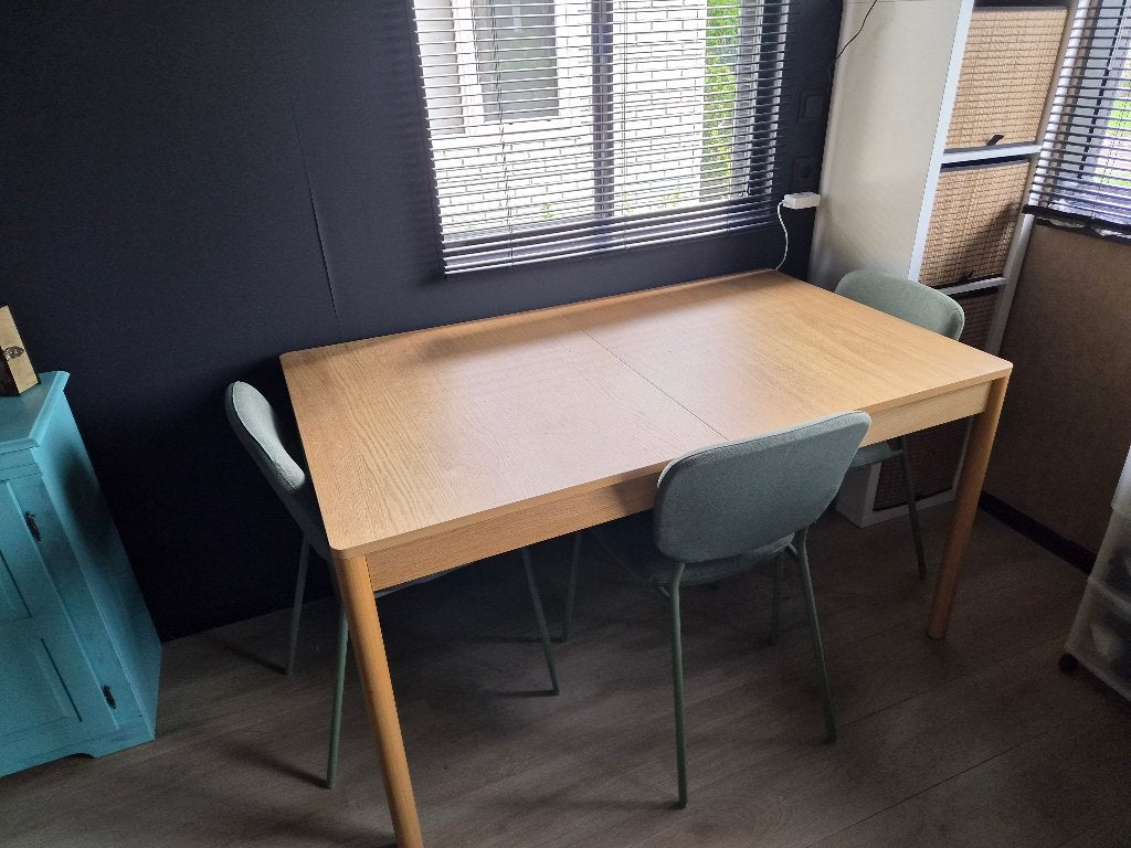 Eettafel uitschuifbaar met 3 stoelen, Ophalen, 50 tot 100 cm, Zo goed als nieuw, Vijf personen of meer