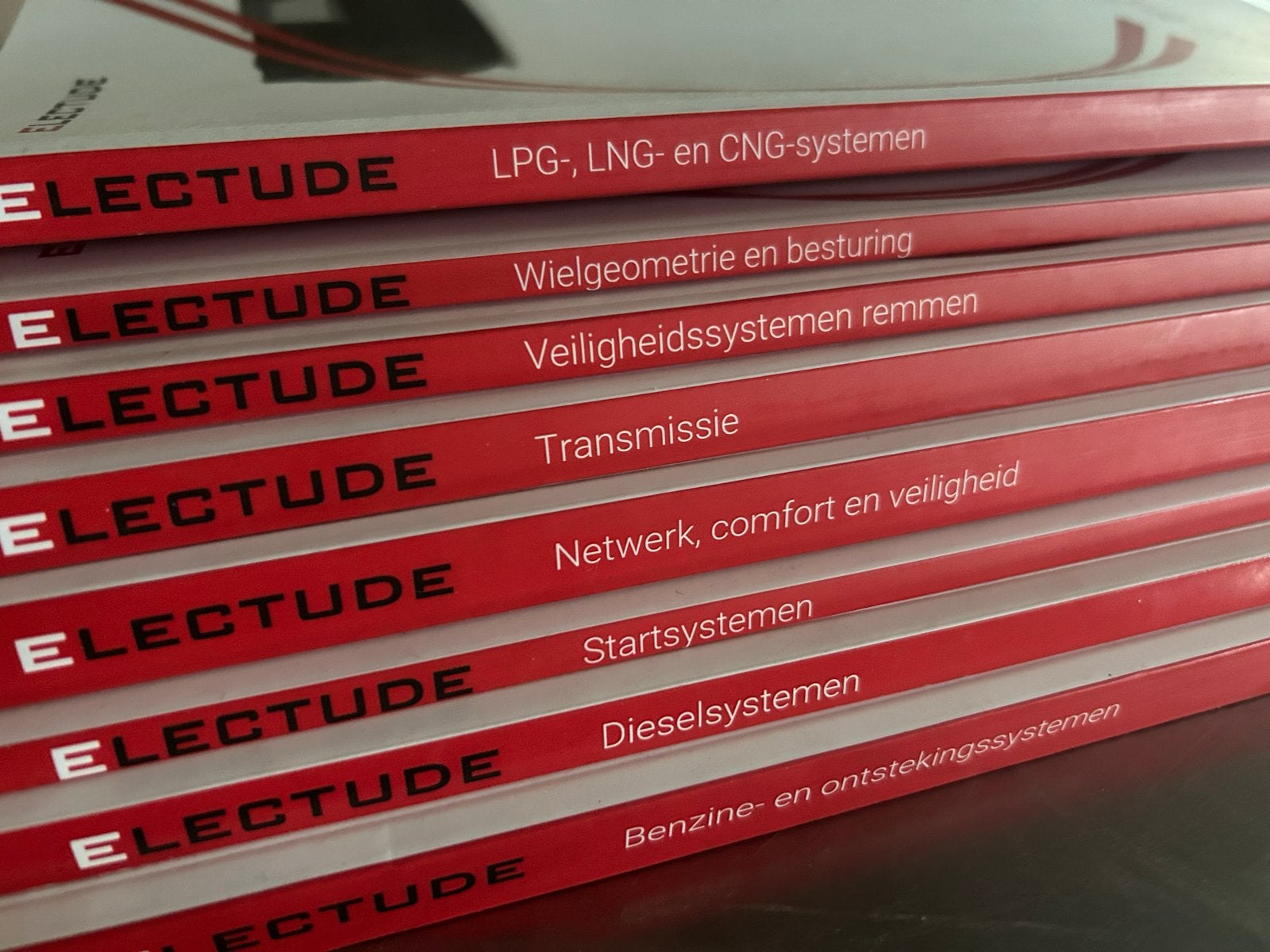 Nieuwe boeken MBO 3 Allround automonteur ROC Mondriaan, Ophalen, Beta, Nieuw, MBO